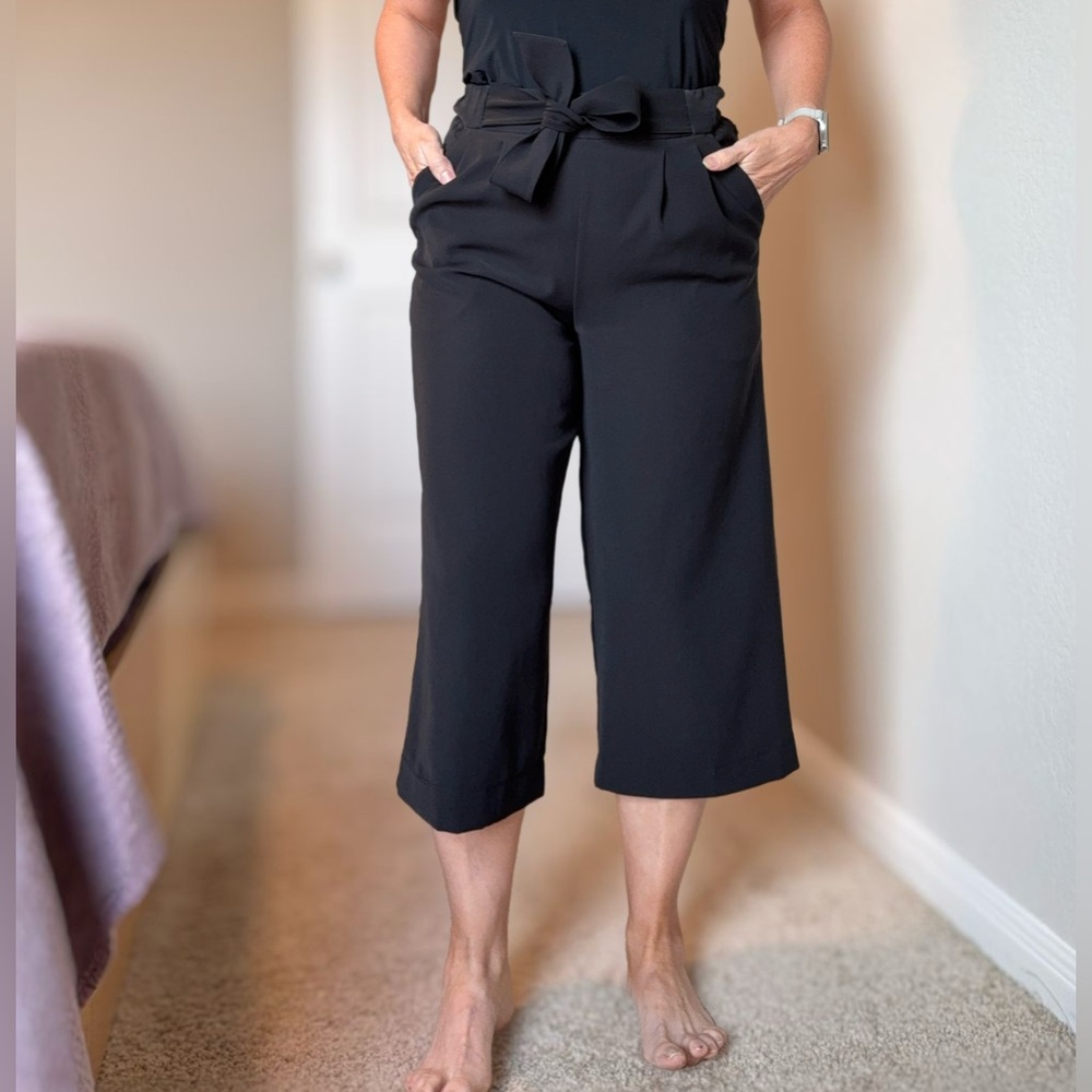 Lululemon Athletica Black Noir Crop Pants - Picture 5 of 13
